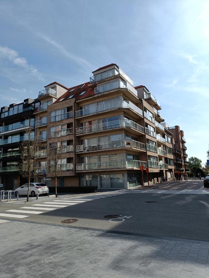 Residentie Gaudi Appartement Nieuwpoort Buitenkant foto